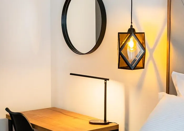 The Hill Aparthotel *