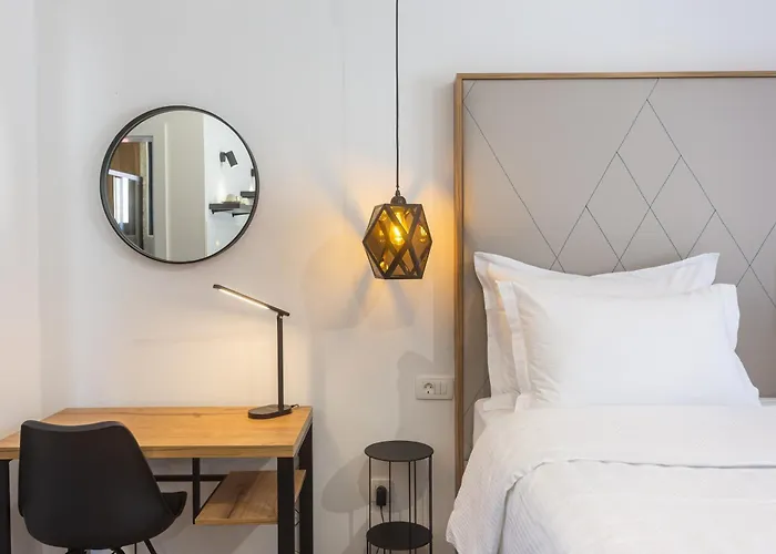 The Hill Aparthotel *