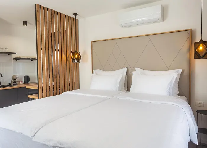 The Hill Aparthotel *