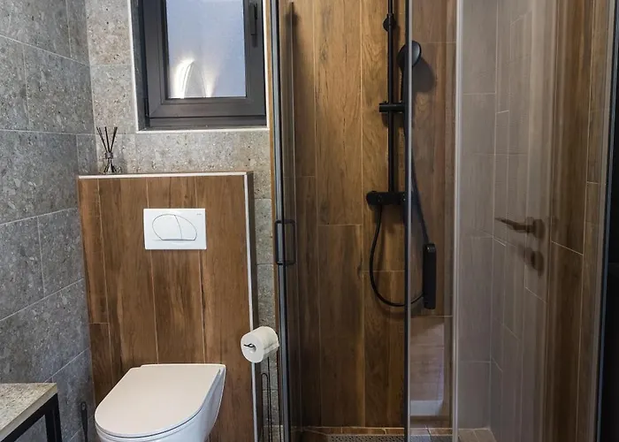 The Hill Aparthotel *